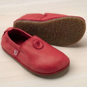 pololo-nos-barfuss-strassenschuh-uni-tpr-sohle-rot-seitlich